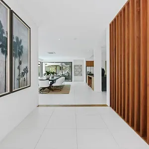 Witta Circle - Walk To Hastings St & Holiday home